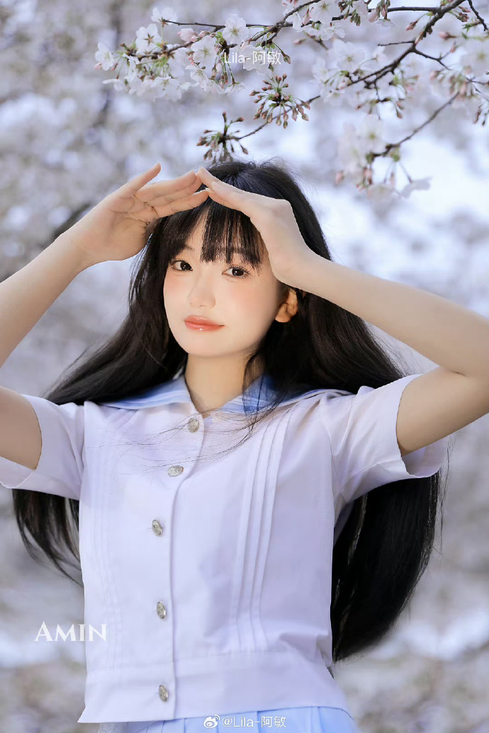 51每日大赛在线观看-持续更新·光影散步封面